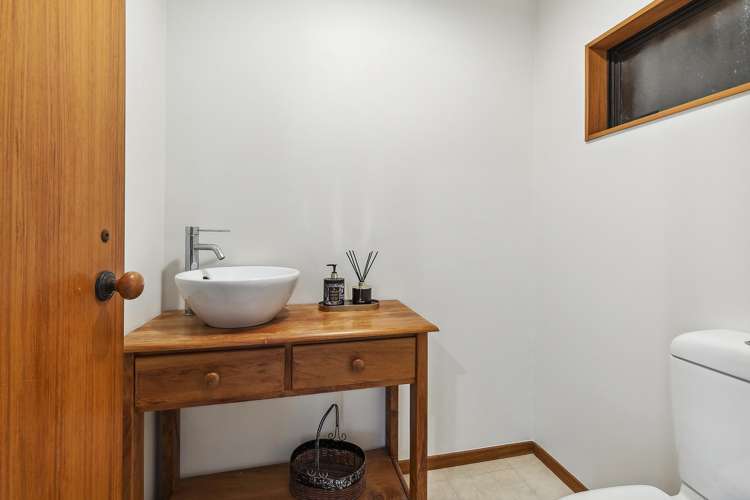 14a Spicer Place Tawa_24