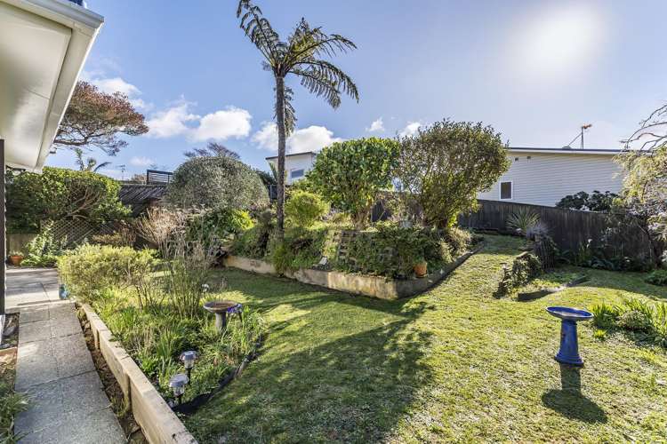 22 Sunrise Boulevard Tawa_28