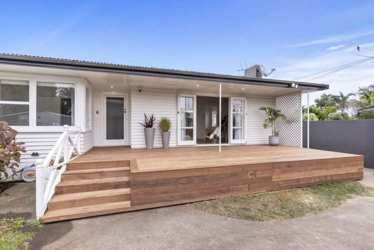 1/104 Beach Road Pahurehure_1