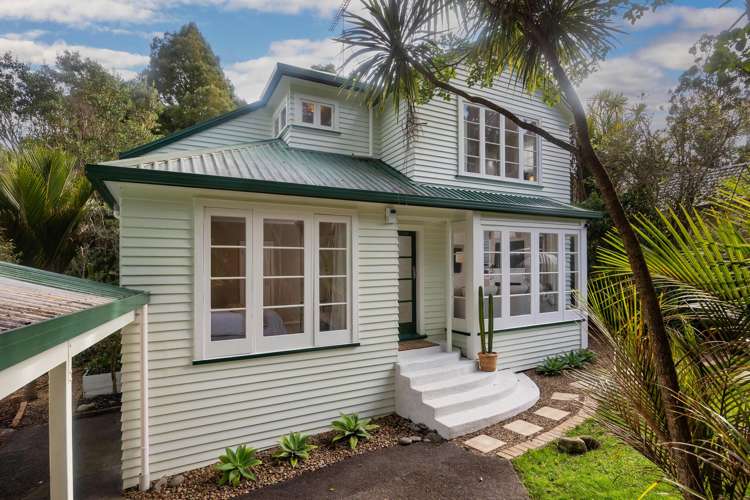 29 Hollywood Avenue Titirangi_0