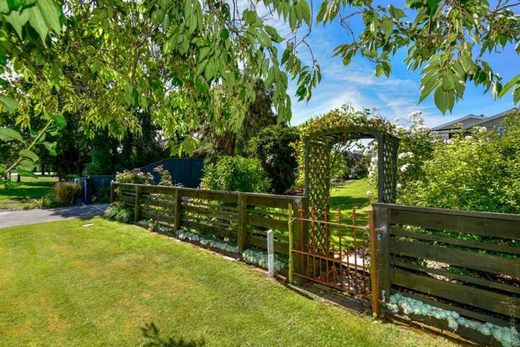 73 Pacific Drive Southbridge_5