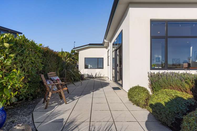 26 Milford Street Aotea_23