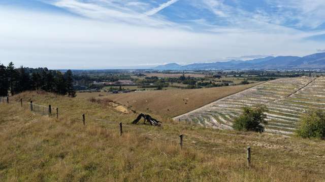 Land, Views & Location 13km from Richmond