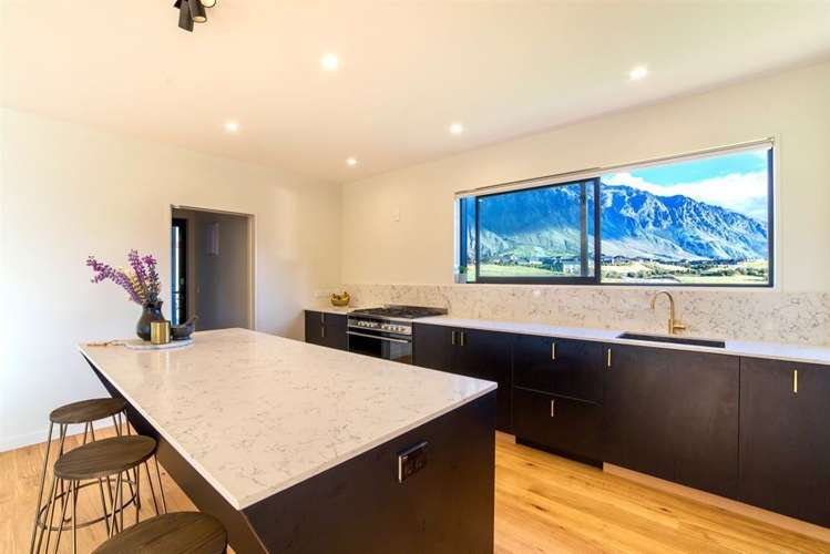 21 Falconer Rise Jacks Point_6