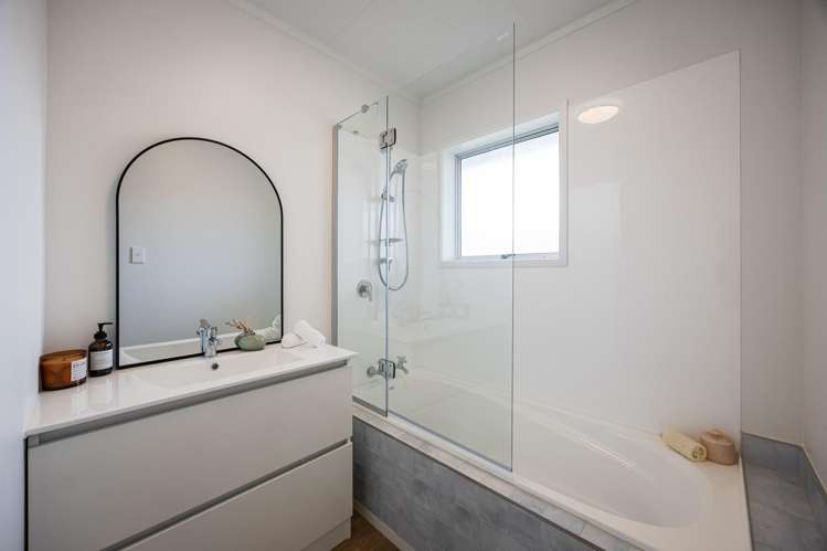 3/83 Centreway Road Orewa_8