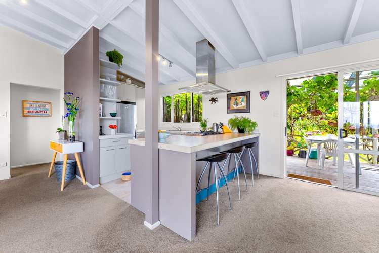 6 Sea View Road Leigh_14