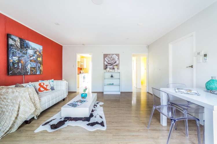 2/63 Landscape Road Mount Eden_5