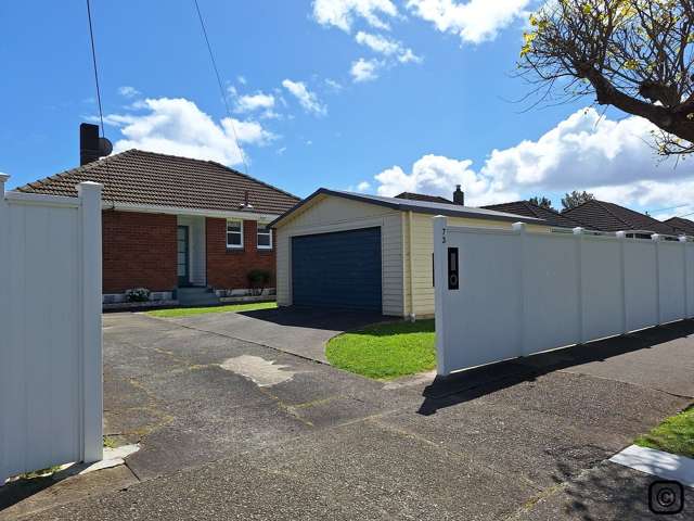 Spacious & Charming 2 Bedroom