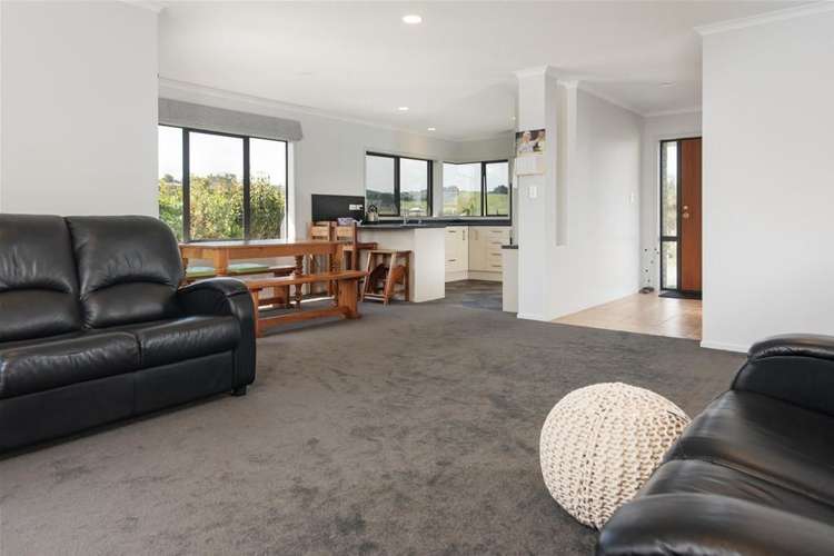 77 Osprey Drive Welcome Bay_12