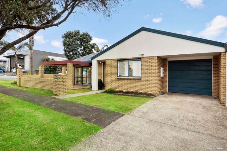 2 Reid Road New Lynn_1