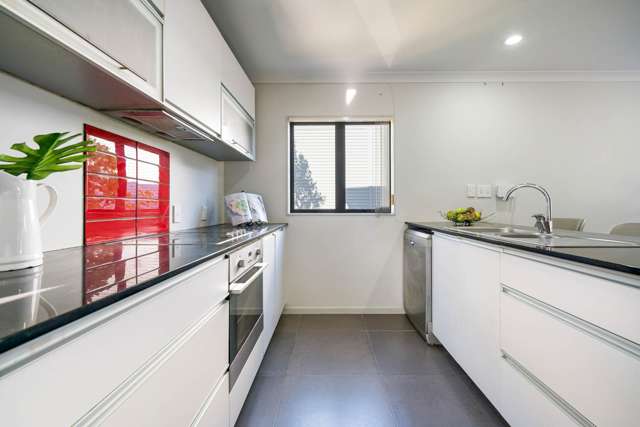 1/46 Carlos Drive Flat Bush_2