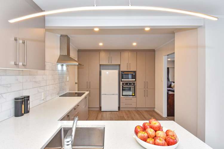 10 Kingsclere Place Goodwood Heights_16