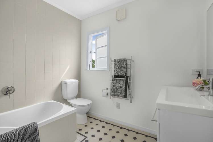 7 Military Road Boulcott_17