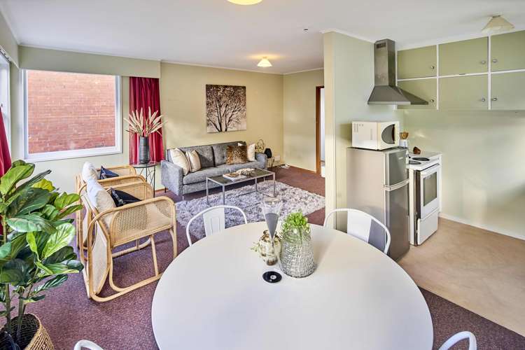 2/16 Rolleston Street Mount Cook_5