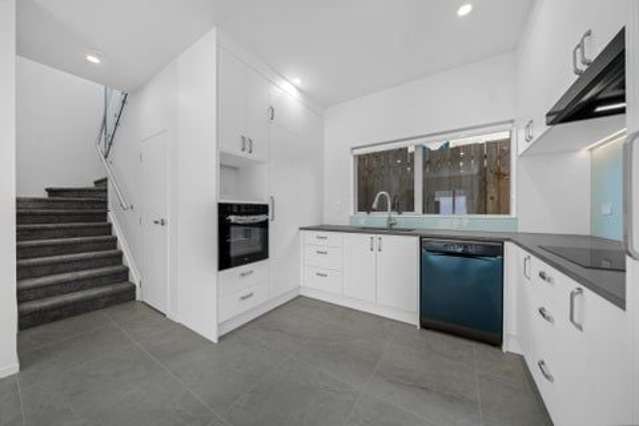 9 Edgerton Road Te Atatu Peninsula_1