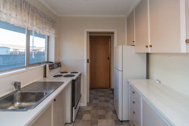 2/216 King Street Temuka_8