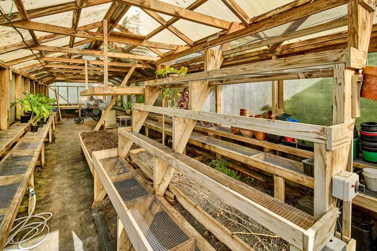 15 Greer Crescent Tawa_15