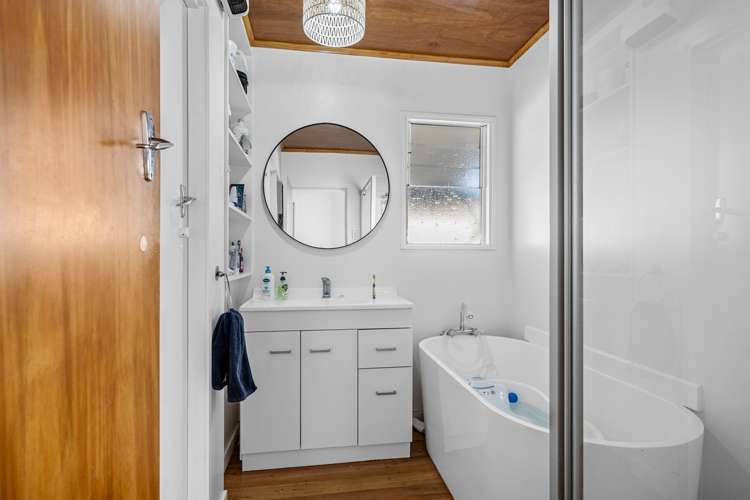 60 Tennyson Crescent Stoke_10