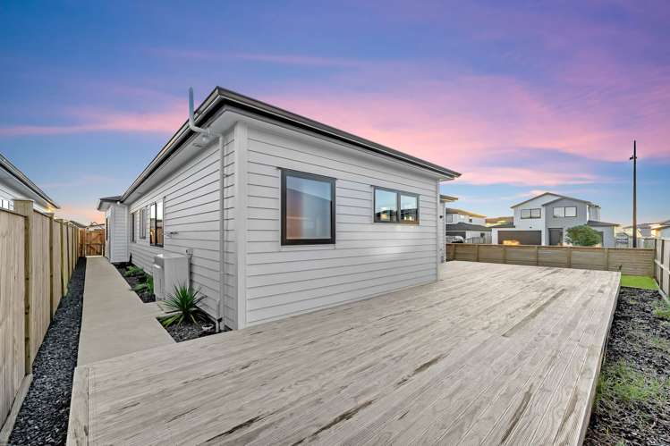 28 Korowhiti Road Clarks Beach_30