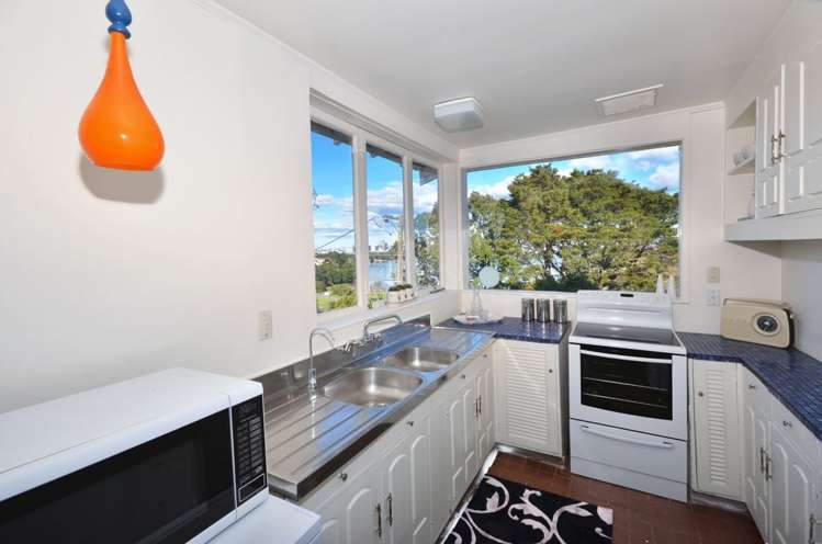 44 Seaview Avenue Northcote_1