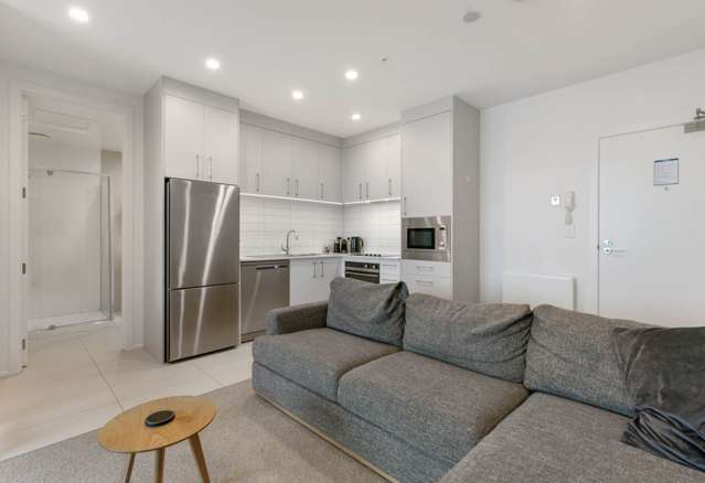 209/8 Waikumete Road Glen Eden_4