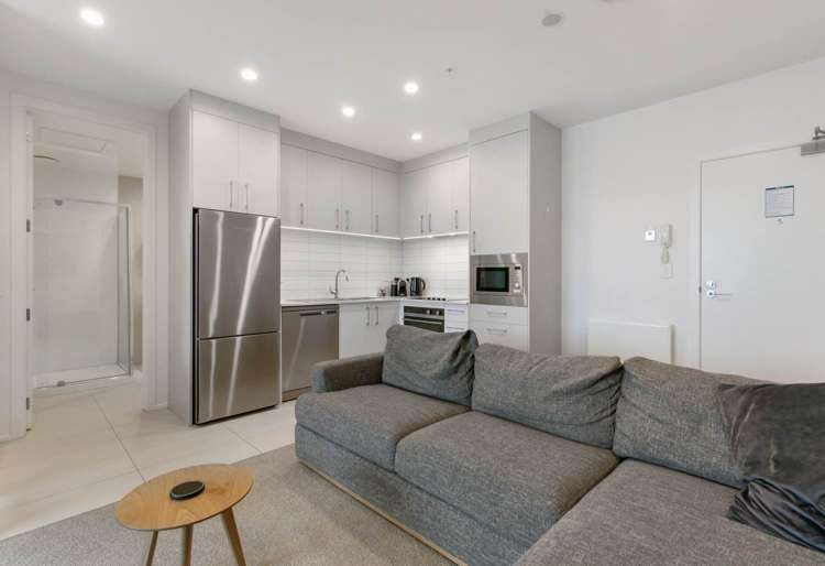 209/8 Waikumete Road Glen Eden_4