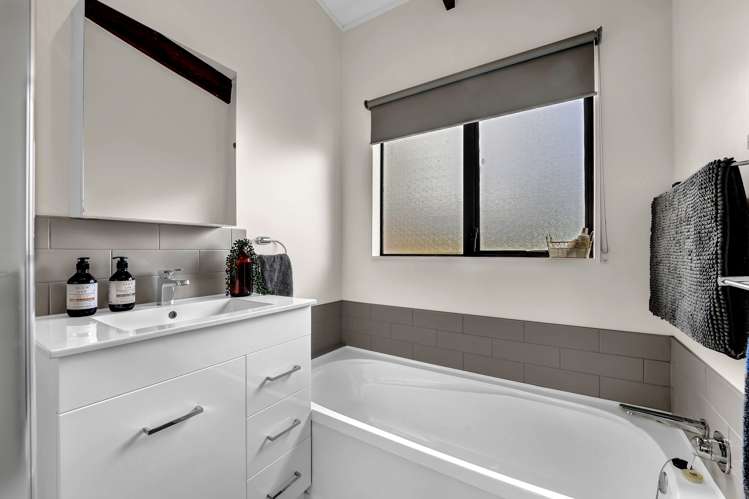 1/38 Eyre Street Henderson_14