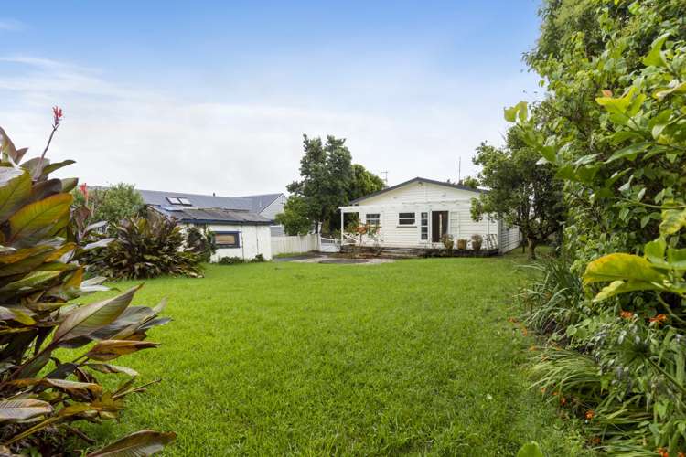 42 Smale Street Point Chevalier_17