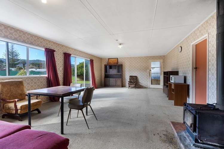 6 Briscoe Street Awakino_15