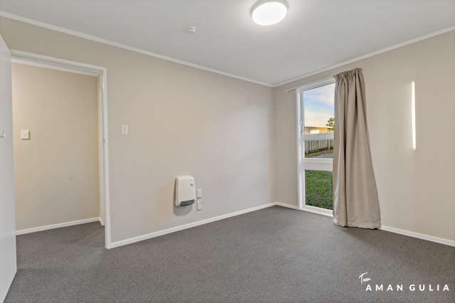 20 Grandison Crescent New Lynn_4