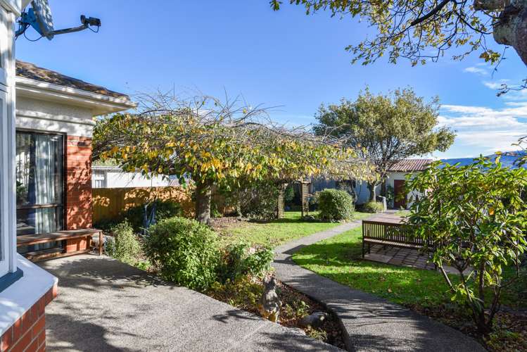 227 Highcliff Road Shiel Hill_13