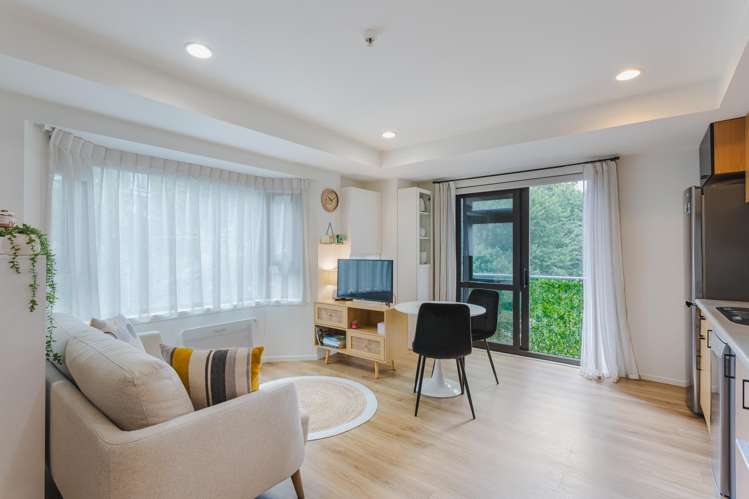 2B/2 Eden Crescent_2