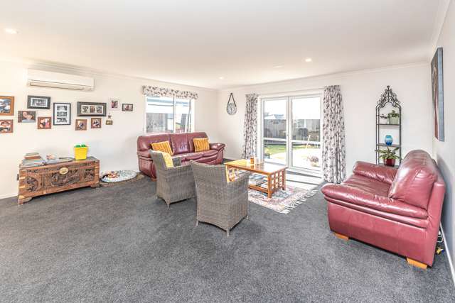 16 Magnolia Crescent Tawhero_4