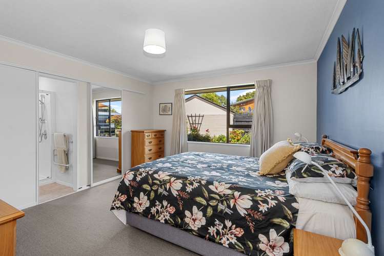 23b Salford Avenue Redwood_10