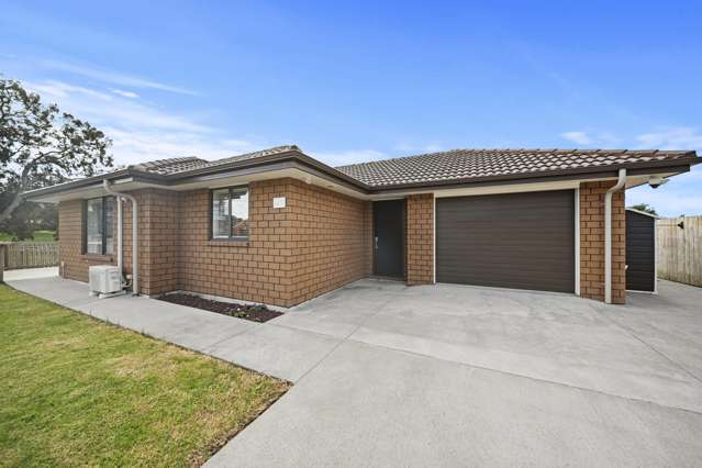 MODERN, FREEHOLD & WILL BE SOLD !!