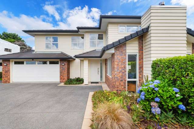 YOUR OWN OASIS IN KARAKA HARBOURSIDE