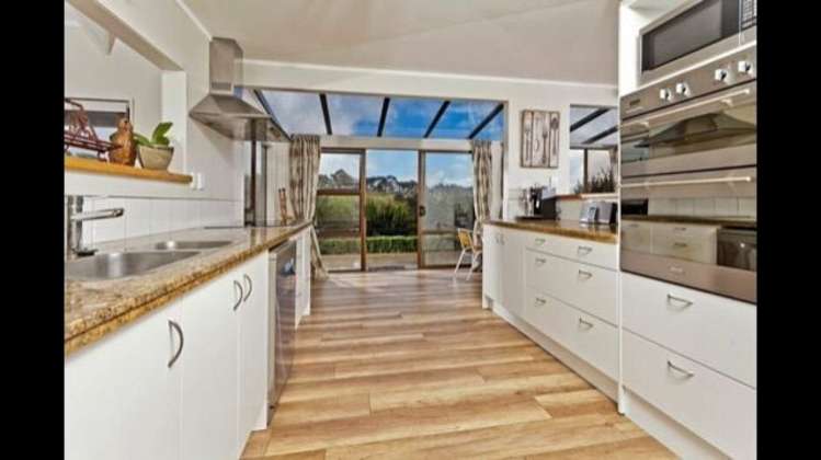 214 Valley Road Waitoki_5