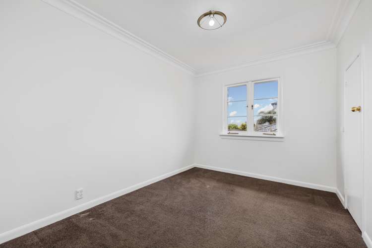 5 Riverview Road New Lynn_11