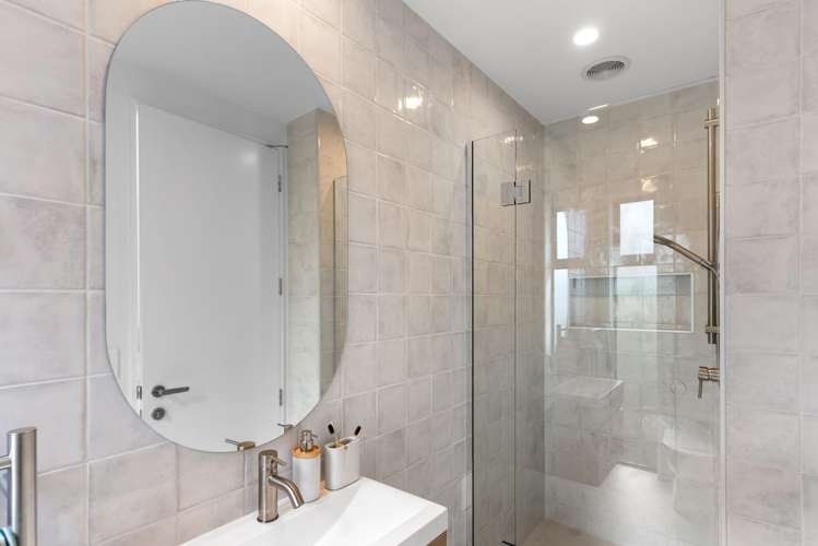 3/15 Donald Place Merivale_10