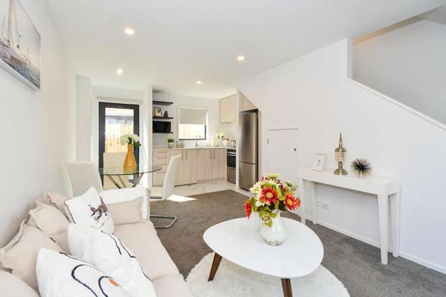 9/22 Yeovil Road Te Atatu Peninsula_2