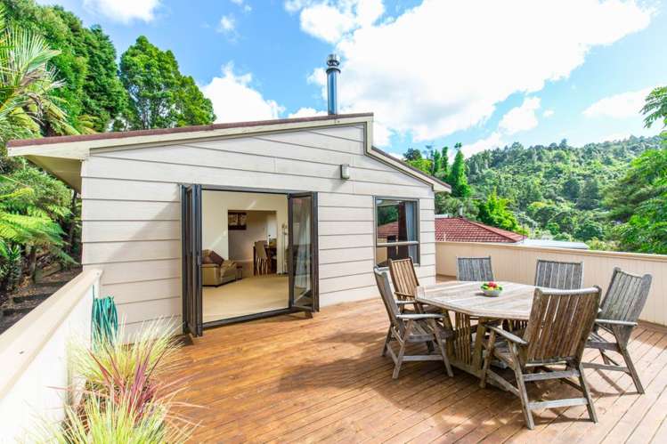 221 Woodlands Park Road Titirangi_16