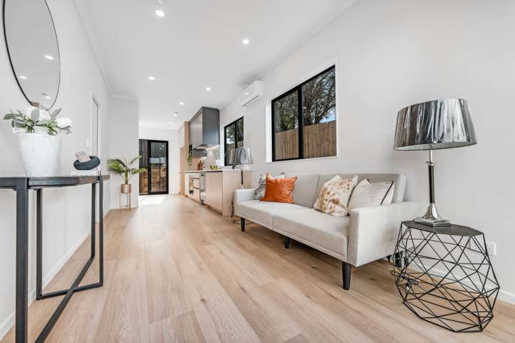 8C & 8D Minaret Drive Bucklands Beach_15
