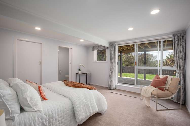 17 Southern Cross Crescent Island Bay_7