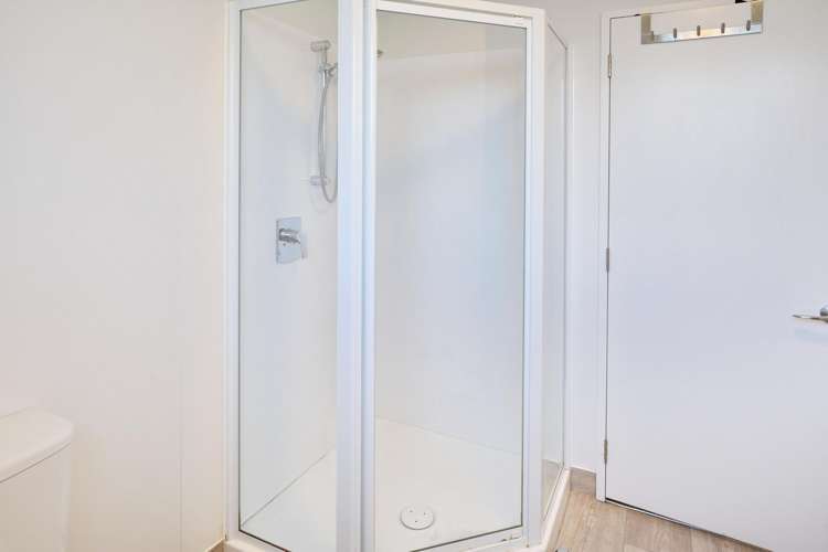 6/14 Buffon Street Waltham_11