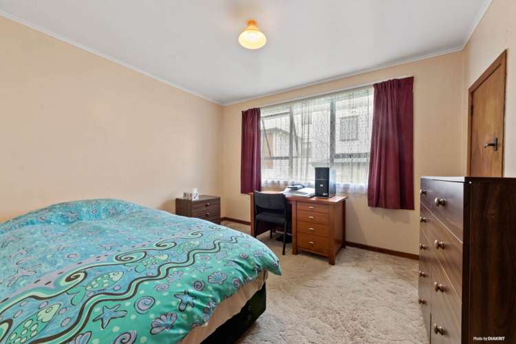 87 Terry Street Blockhouse Bay_11