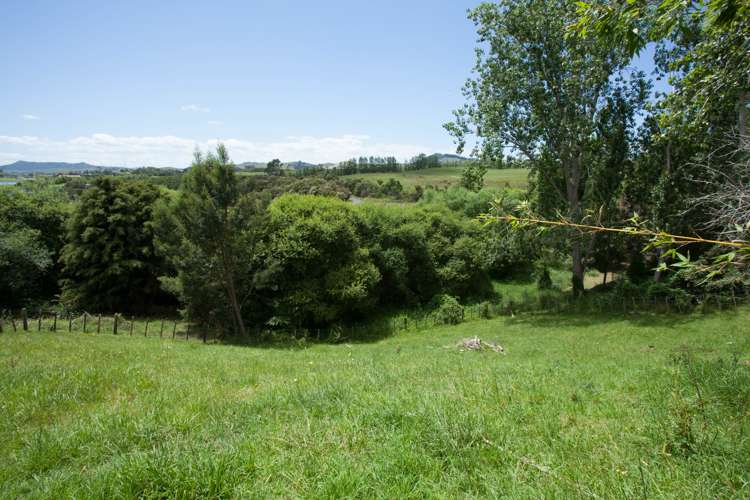 Weavers Crossing Road Huntly_9