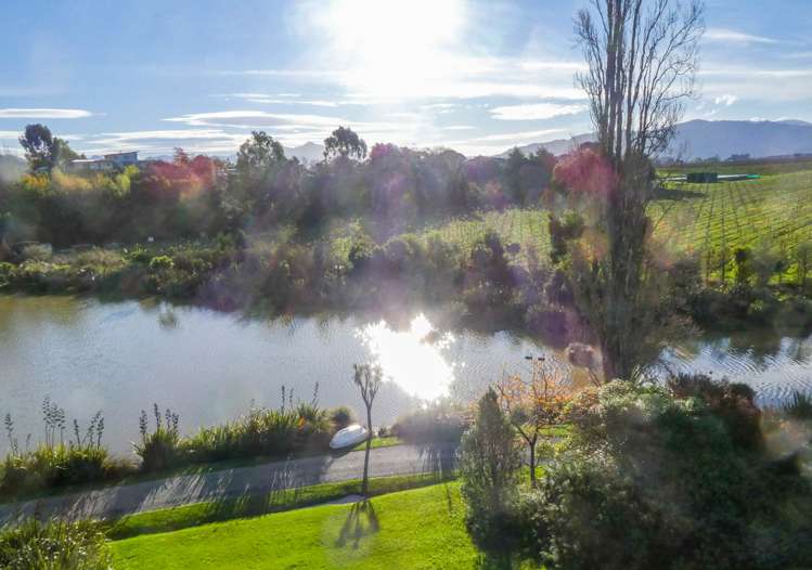 12 Lake View Place Fairhall_39