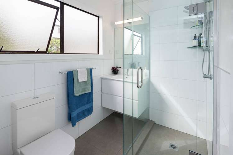 35 Cheriton Road Mellons Bay_10