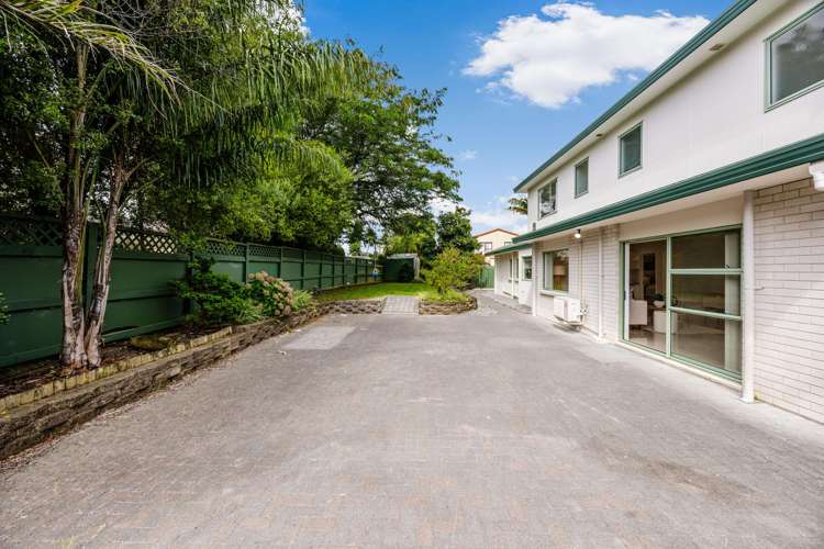 16 Cumbrian Place, Conifer Grove Takanini_5