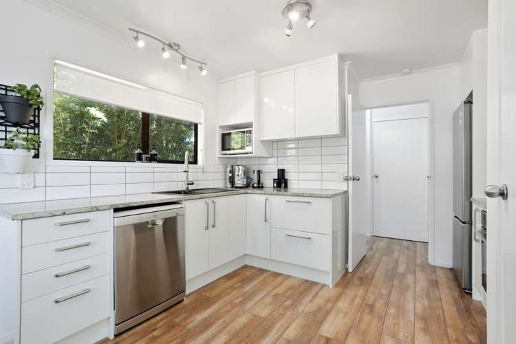 123 Laingholm Drive Laingholm_11